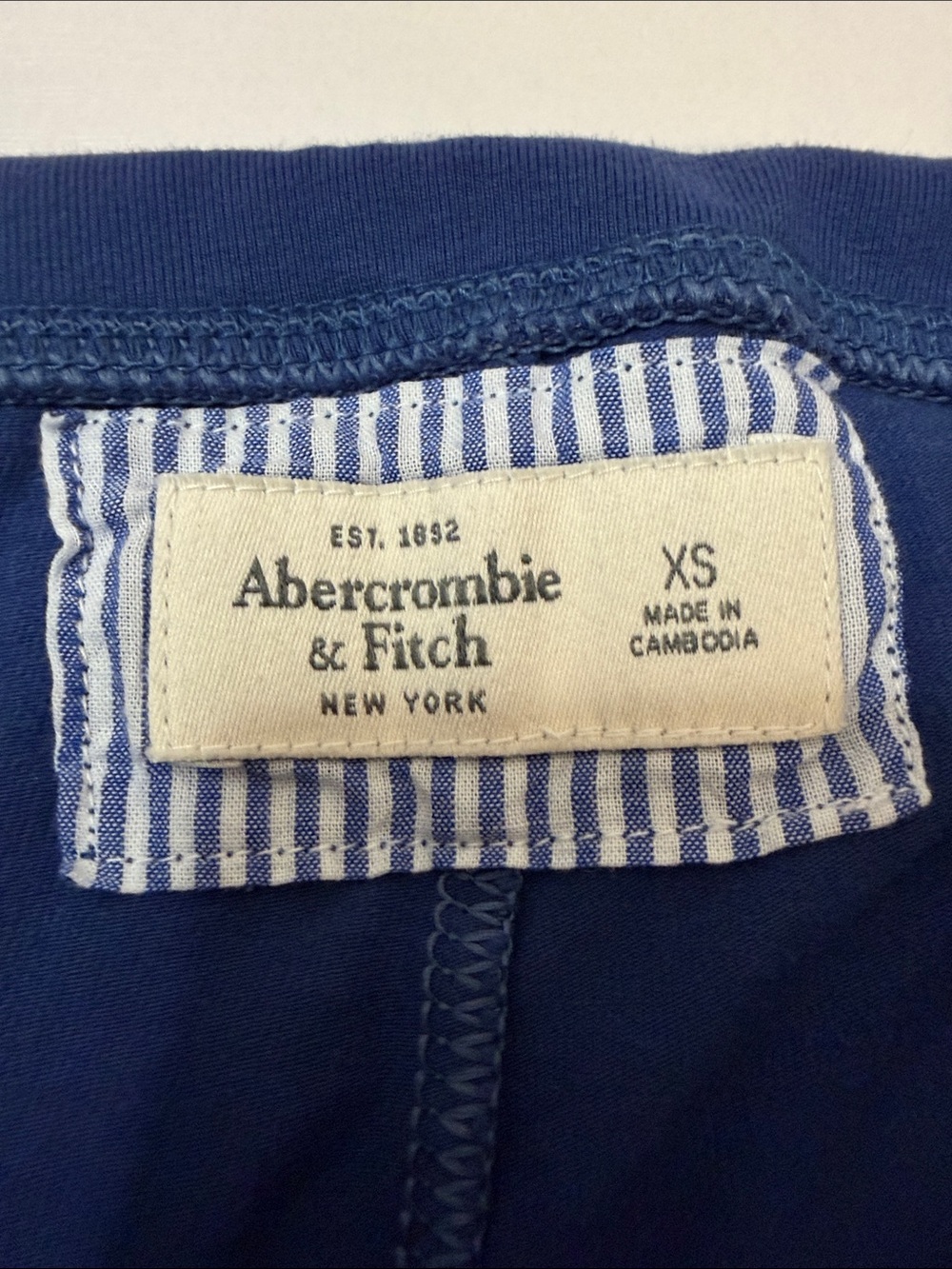 Abercrombie and Fitch Y2K Blue & White Fold Over Waistband Cropped Leggings - Picture 9 of 16